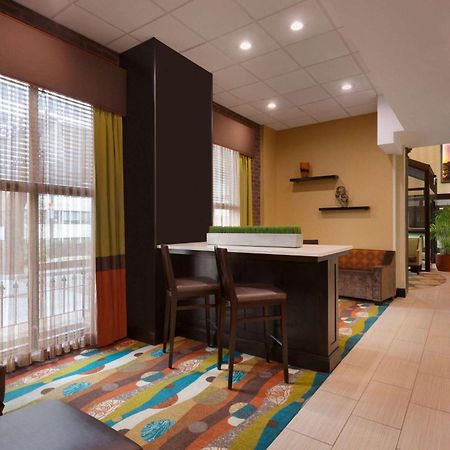 Days Inn By Wyndham Baltimore Inner Harbor Exterior photo