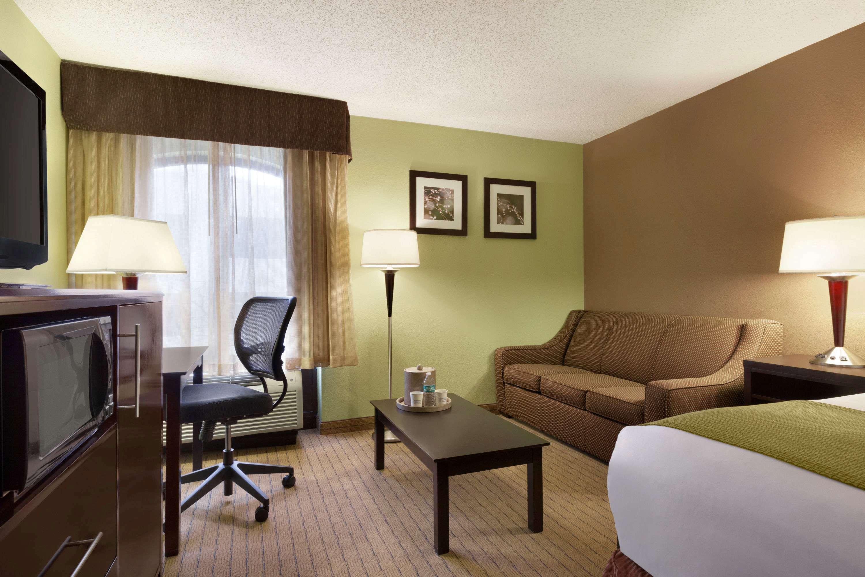 Days Inn By Wyndham Baltimore Inner Harbor Exterior photo