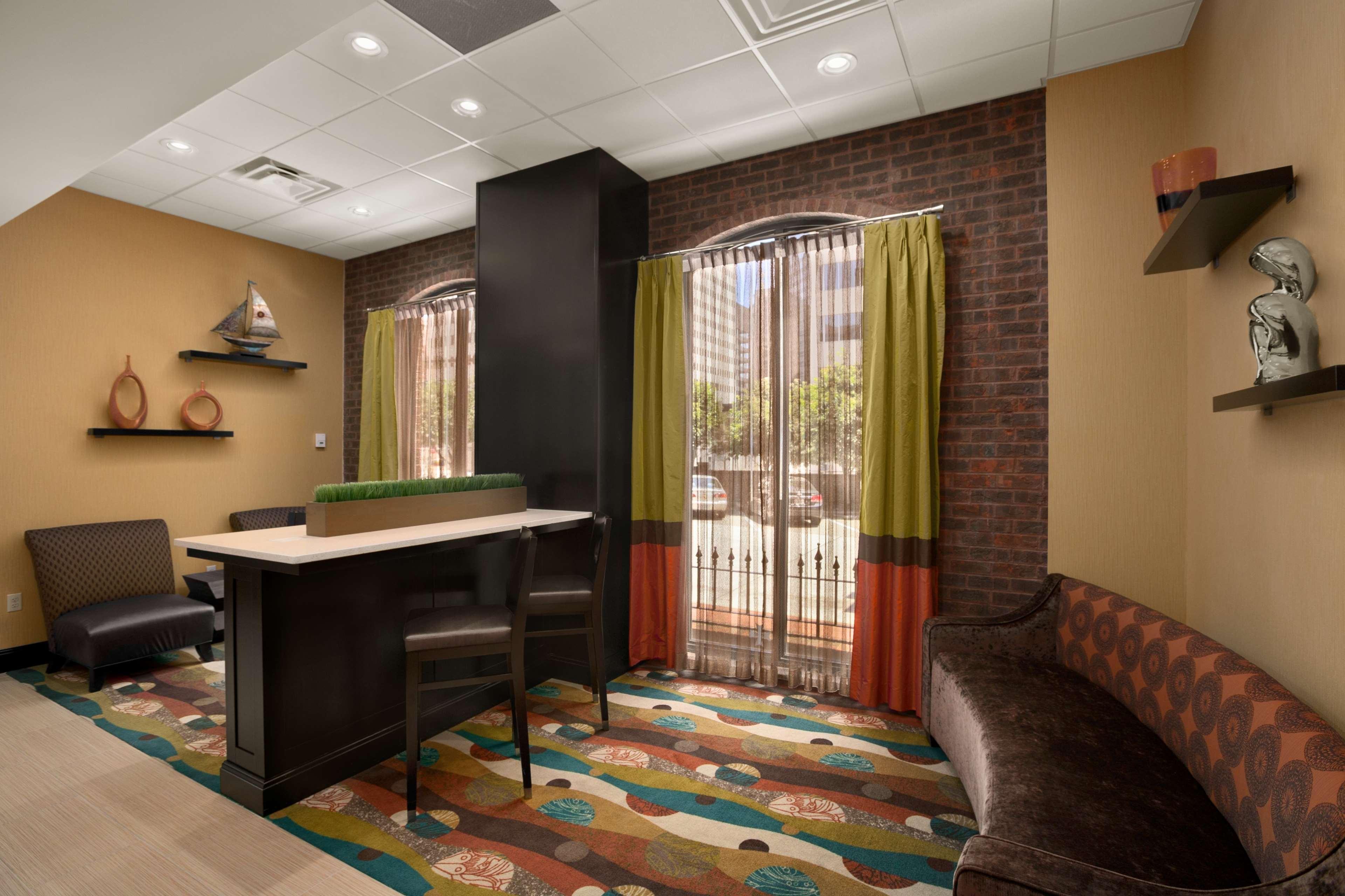 Days Inn By Wyndham Baltimore Inner Harbor Exterior photo