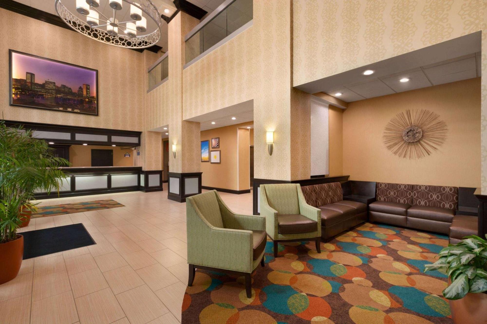 Days Inn By Wyndham Baltimore Inner Harbor Exterior photo