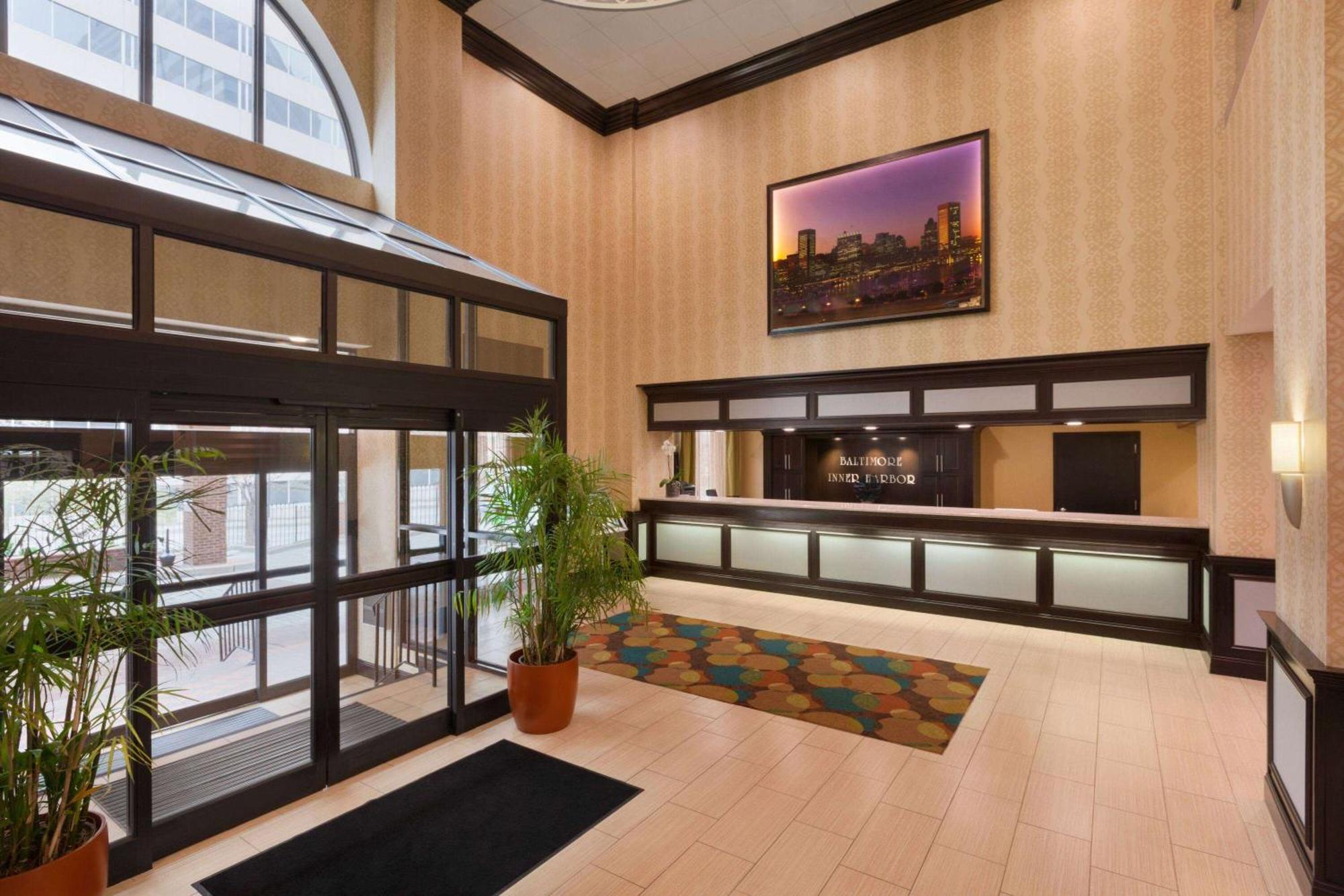 Days Inn By Wyndham Baltimore Inner Harbor Exterior photo
